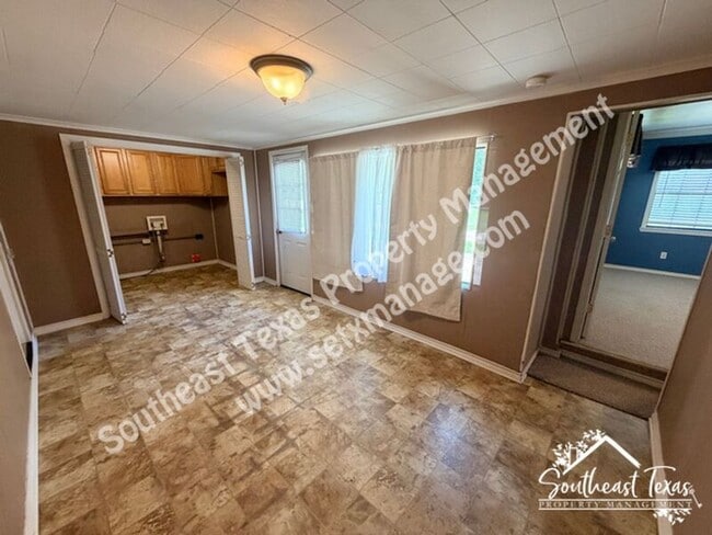 Building Photo - 1295 Archie St