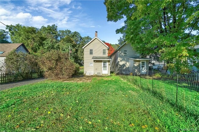 Building Photo - 28 Spring St