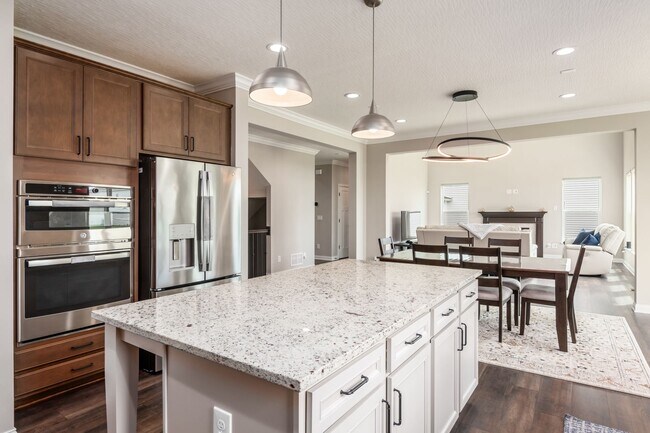 Building Photo - 3387 Logsdon Lp