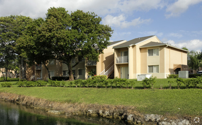 Building Photo - Cutler Hammock