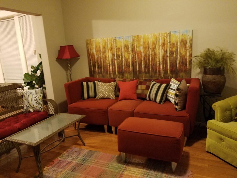 Building Photo - 2232 W Addison St