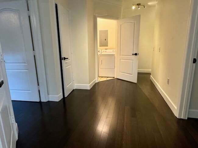 Building Photo - Stunning 2/2 Condo For Rent in Mirabella - Superb Location!