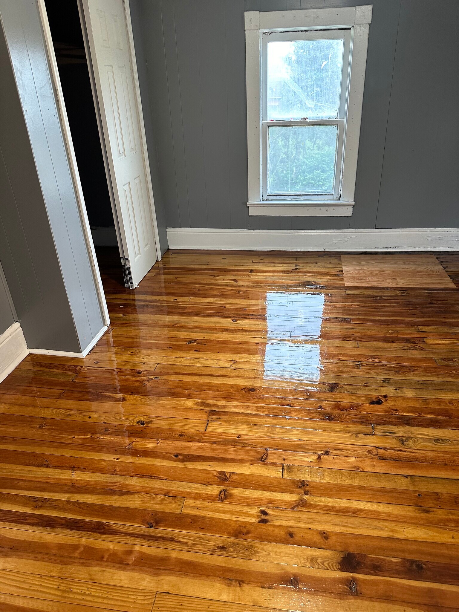 Building Photo - 1127 Wallis Ave