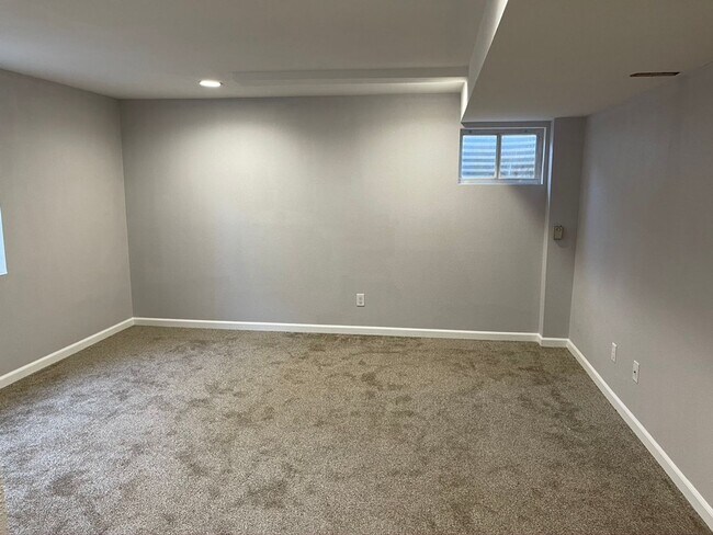 Building Photo - 5675 S Jebel Way