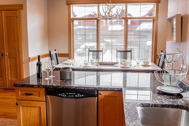 Building Photo - Immaculate Spanish Peaks Condo with Hot Tub & Pool Access