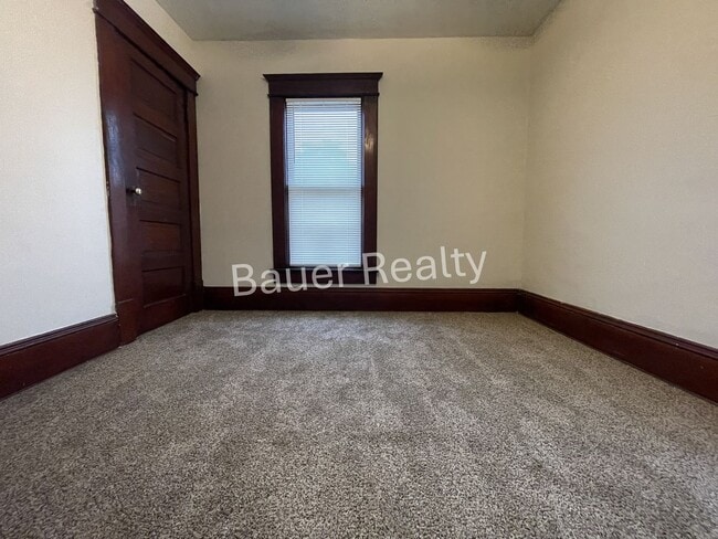 Building Photo - Large Four Bedroom Home