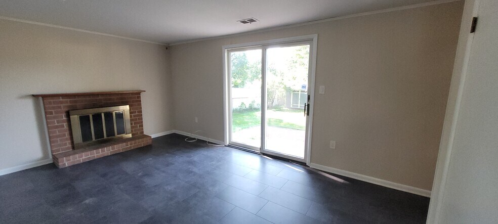 Recreation Room with Sliders to Rear Patio - 270 Riverview Rd