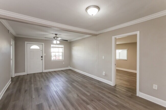 Building Photo - 1001 SW 25th Ave