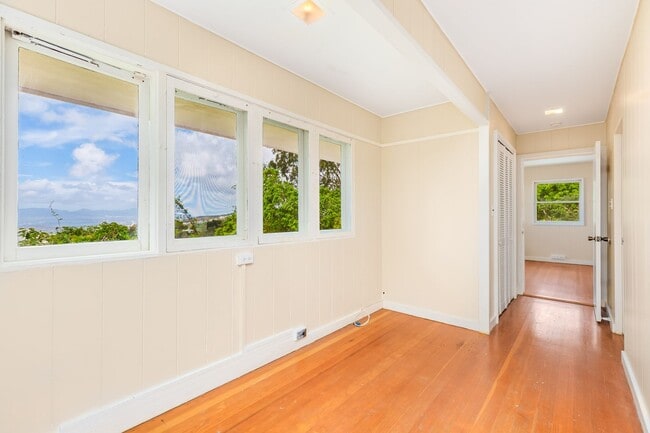 Building Photo - Rare Find: Tantalus Rustic Charm: BRAND NEW KITCHEN CABINETS AND COUNTE