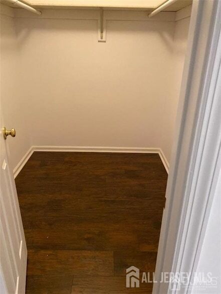 Building Photo - 33 Marion Dr