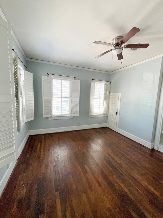 Building Photo - 901 Broadway Avenue J