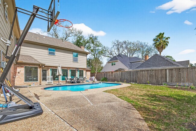 Building Photo - 15843 Foxgate Rd