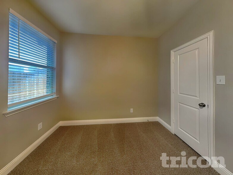 Building Photo - 1473 Eagle Nest Dr