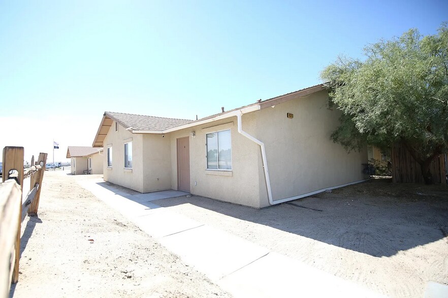 Building Photo - 6313 Palo Verde Ave