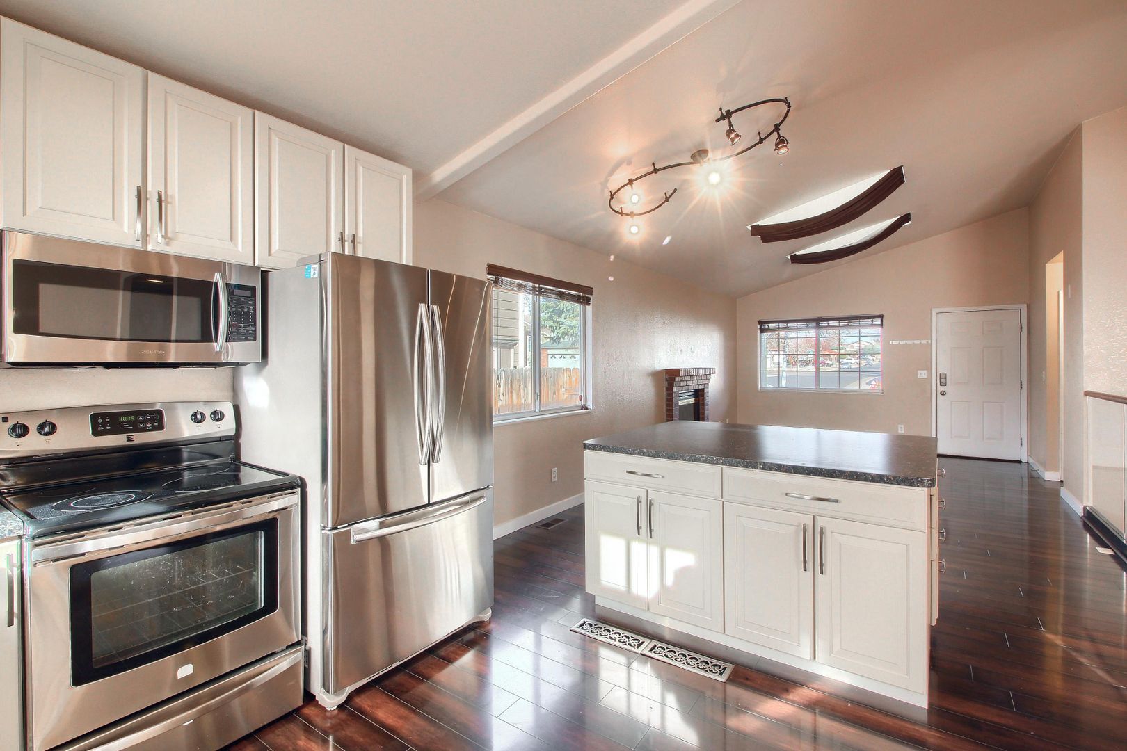 Building Photo - 3884 W 63rd Pl