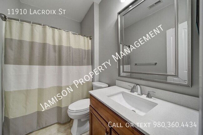 Building Photo - 11910 Lacroix St