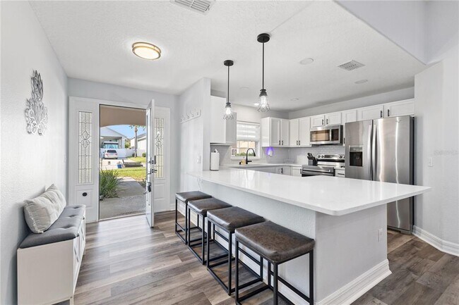 Building Photo - 16602 Citrus Pkwy