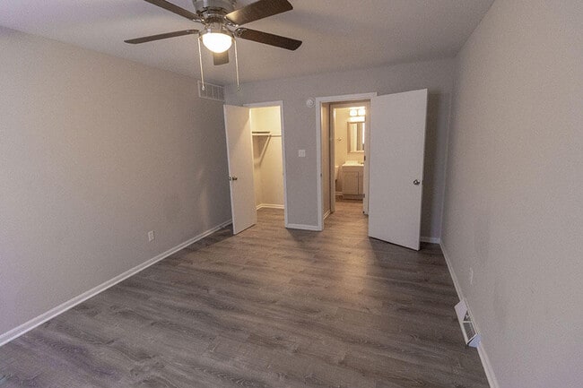 Building Photo - 7216 N Moberly Dr