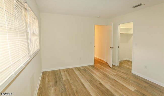 Building Photo - 5654 Eichen Cir