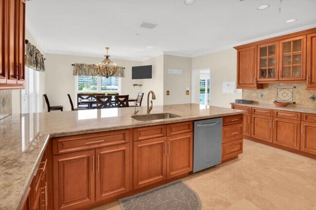 Building Photo - 1704 Del Haven Dr