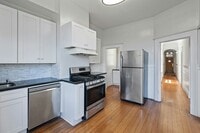 Building Photo - 263-267 S Van Ness Ave