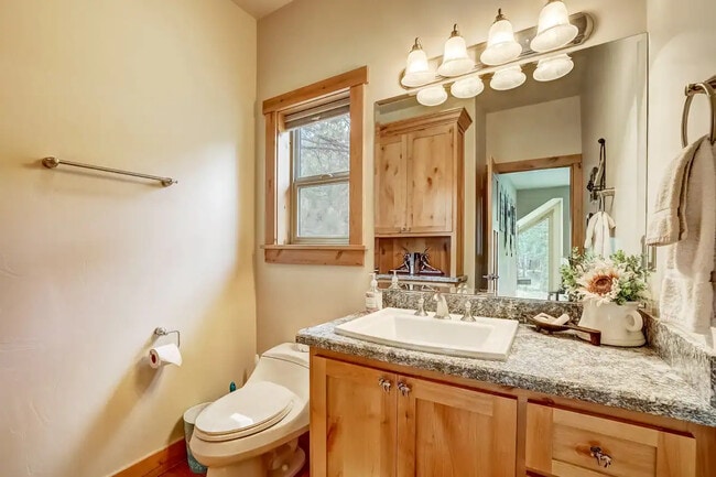 Building Photo - 3390 Beaver Brae