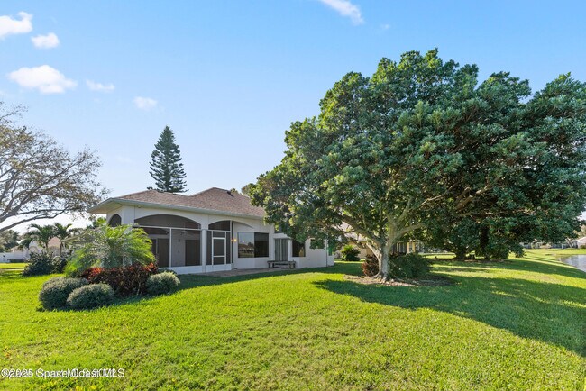 Building Photo - 537 Lake Victoria Cir