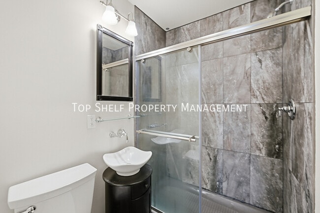 Building Photo - 502 Lacona Ave