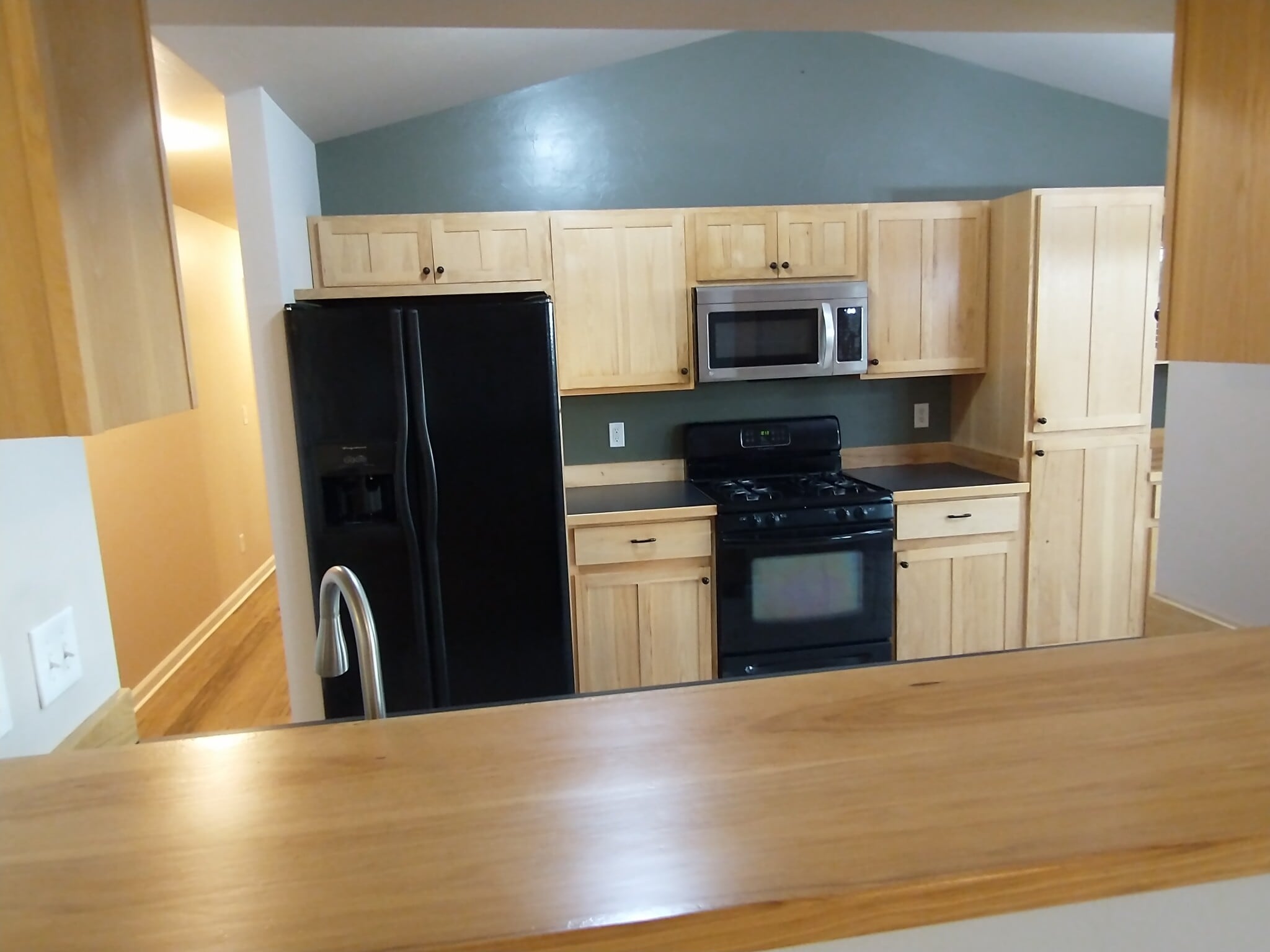 Kitchen Bar - 119 Sanders Ave