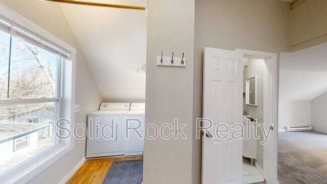 Building Photo - 219 N Institute St