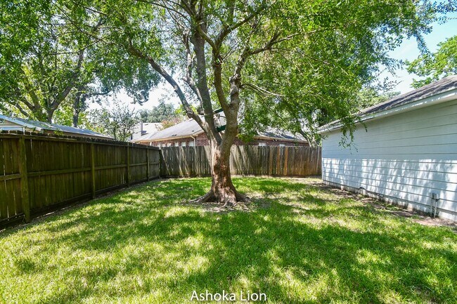 Building Photo - Gorgeously designed home with 4 bedrooms and 2.5 baths. A must see!