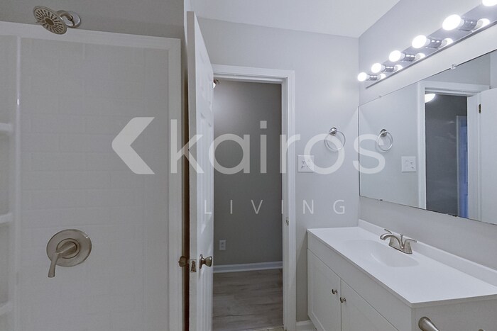 Building Photo - 1945 Croydon Cir