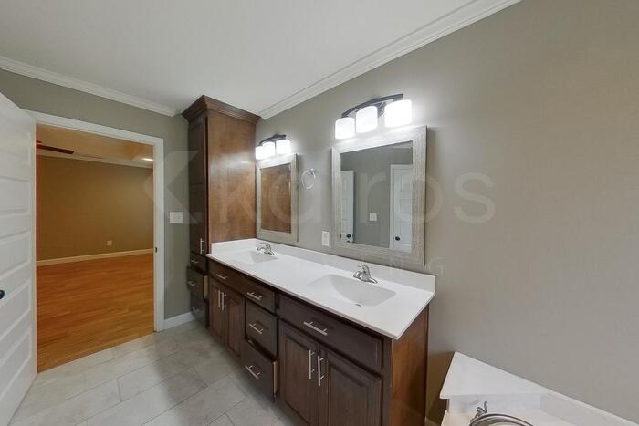 Building Photo - 94 Old Orchard Rd