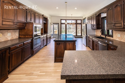 Building Photo - Large 1.5 Story luxury home on 2.5 acres  ...