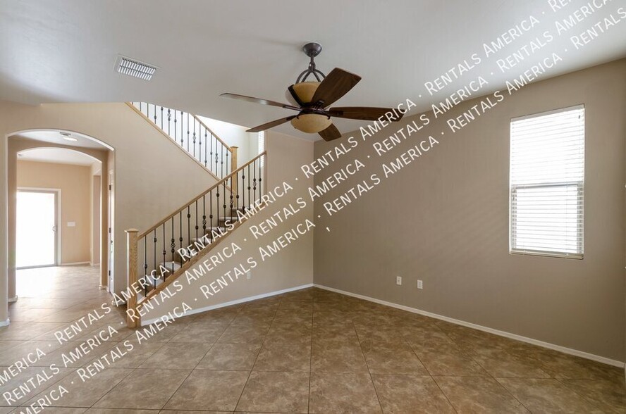 Building Photo - 1595 W Gleaming Moon Ln