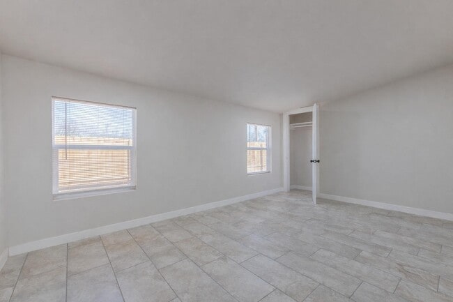 Building Photo - 306 Westmoreland Dr