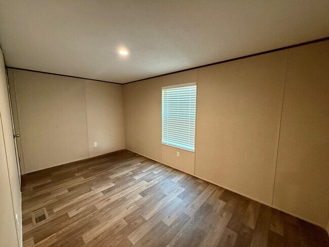 Building Photo - 124 County Rd 3439