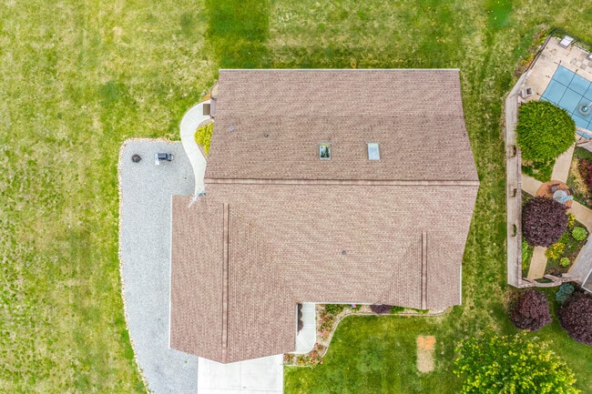 Building Photo - 607 Peninsula Pointe