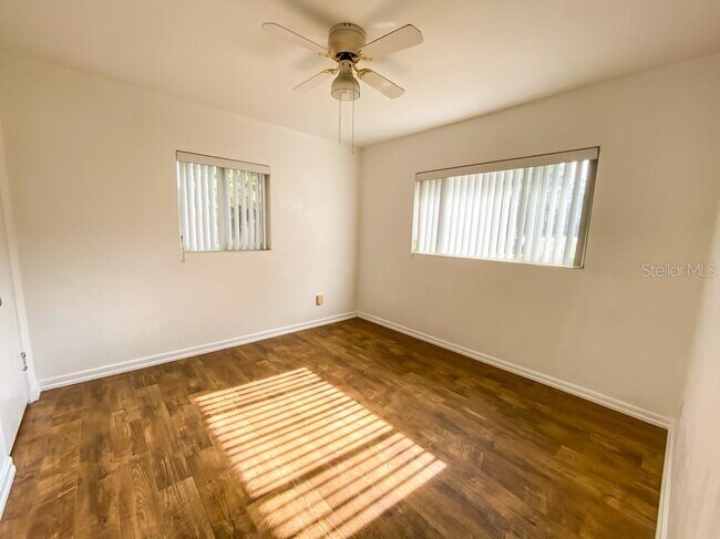 Building Photo - 151 S Triplet Lake Dr