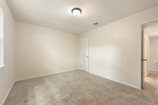 Building Photo - 6903 Woodhue Dr