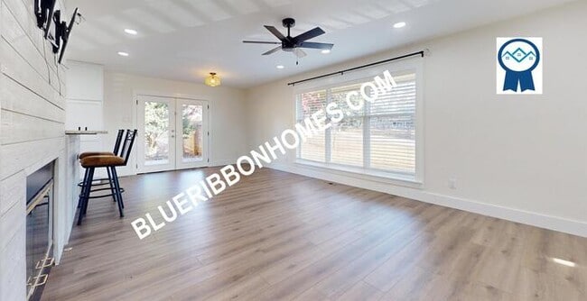 Building Photo - 501 Idlewood Ln