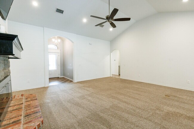Building Photo - 208 Berkshire Ave