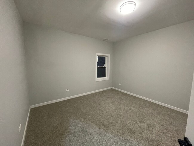 Building Photo - ?? Spacious 3BR + Den | 3-Level Home with ...