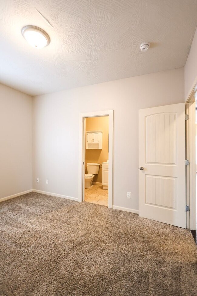 Building Photo - 414 E Harrison St