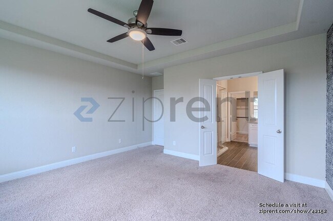 Building Photo - 18818 Lake Ridge Dr