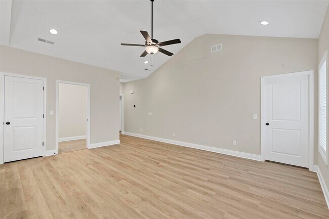 Building Photo - 1156 Shallowford St