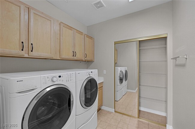 Building Photo - 2405 Esteem Ridge Dr
