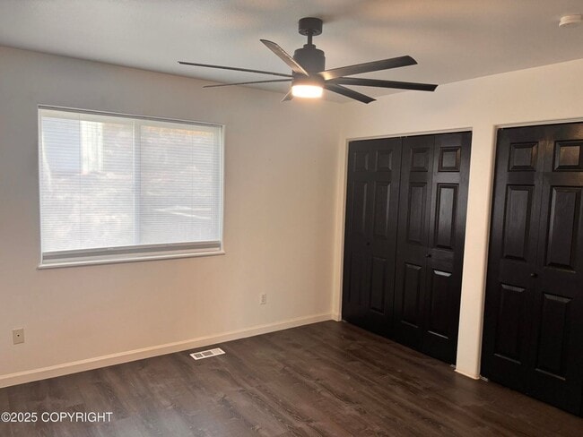 Building Photo - Beautiful East Anchorage 3 Bedroom Home!