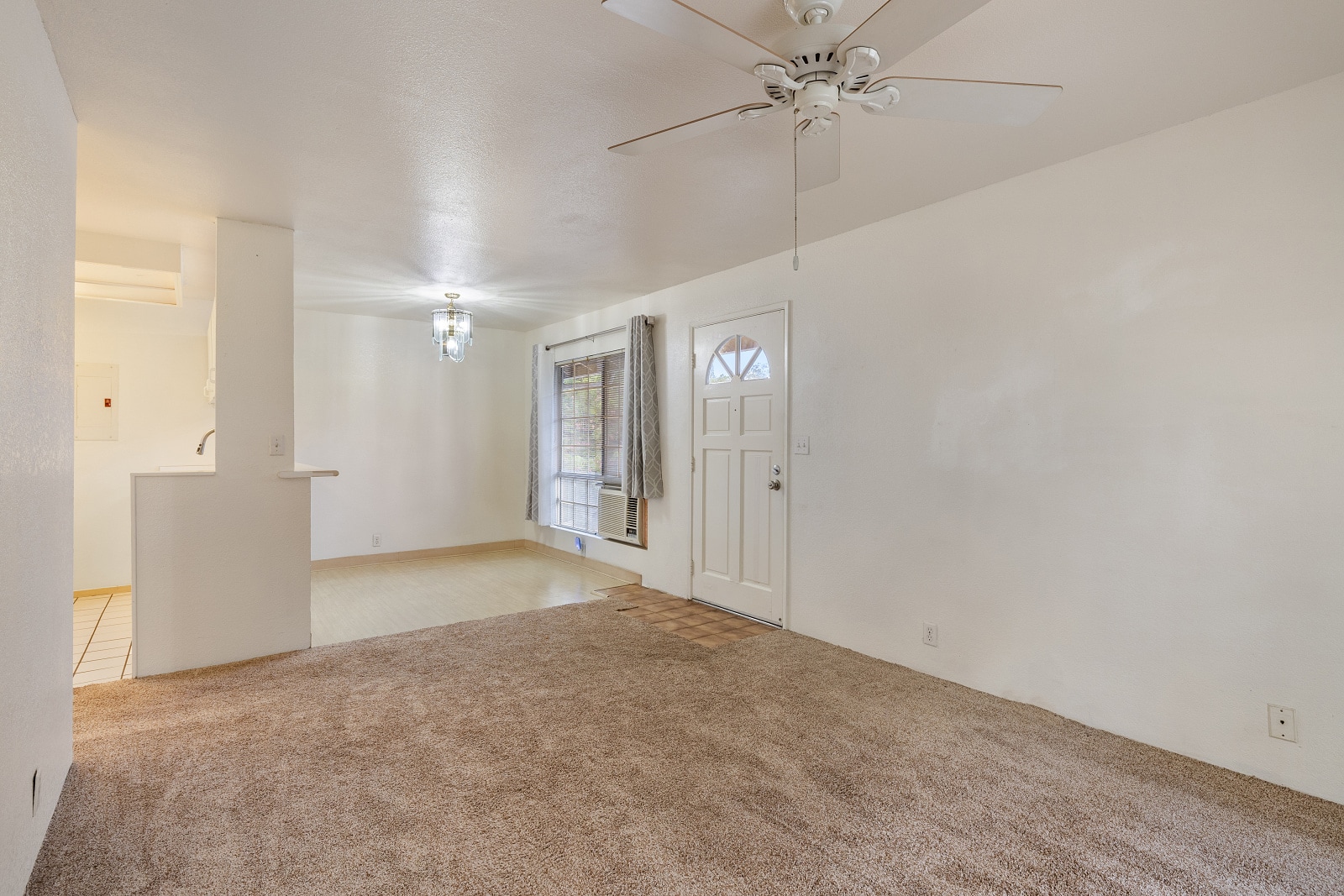 Building Photo - 393 Mananai Pl