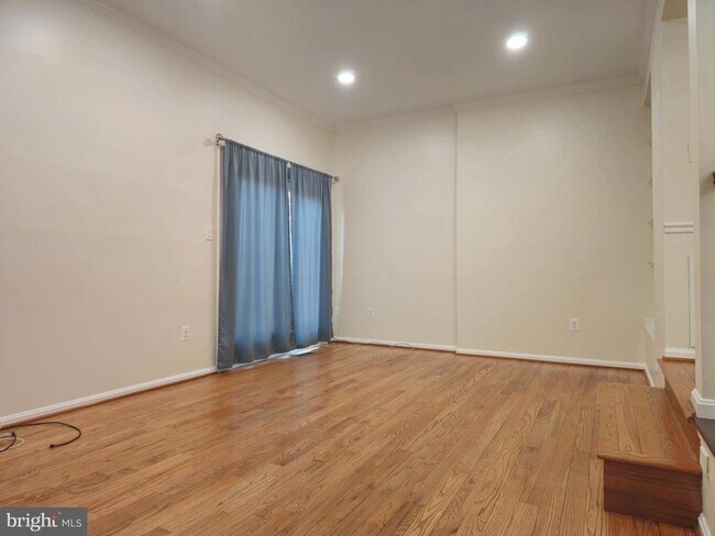 Building Photo - 6565 River Tweed Ln